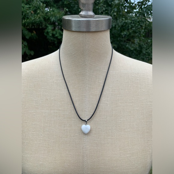 Handmade Genuine Stone Heart Amulet Necklace - Picture 7 of 8